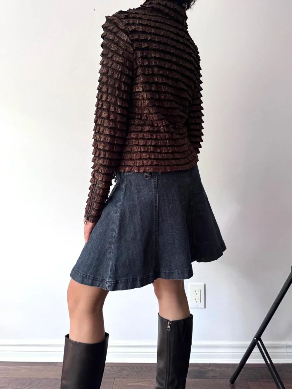 Y2K vintage brown ruffled textured collared long sleeved zip up blouse shirt - Picture 5 of 11